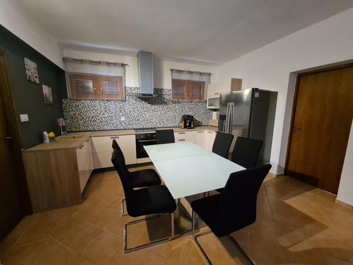 ורסי Apartman Mihaela מראה חיצוני תמונה